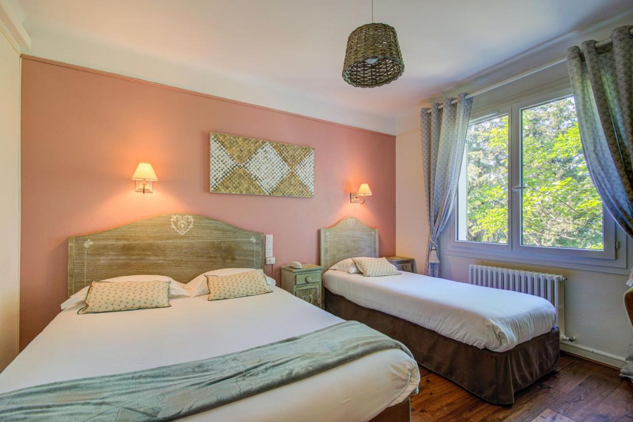 Logis Hotel Le Blason De Provence Monteux Exterior foto