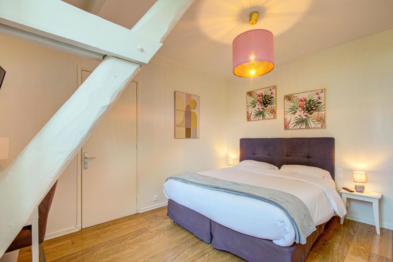 Logis Hotel Le Blason De Provence Monteux Exterior foto
