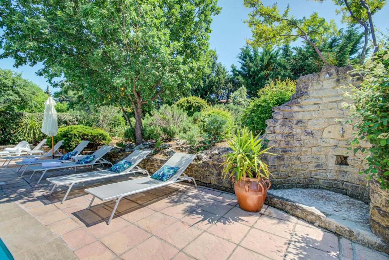 Logis Hotel Le Blason De Provence Monteux Exterior foto