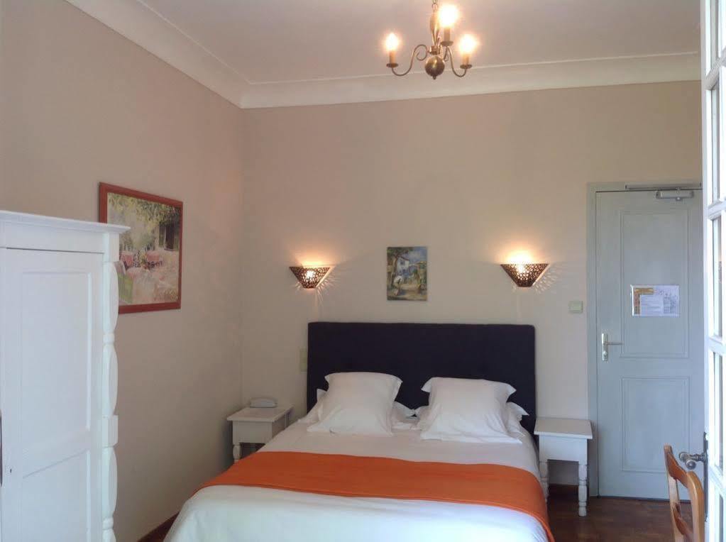 Logis Hotel Le Blason De Provence Monteux Exterior foto