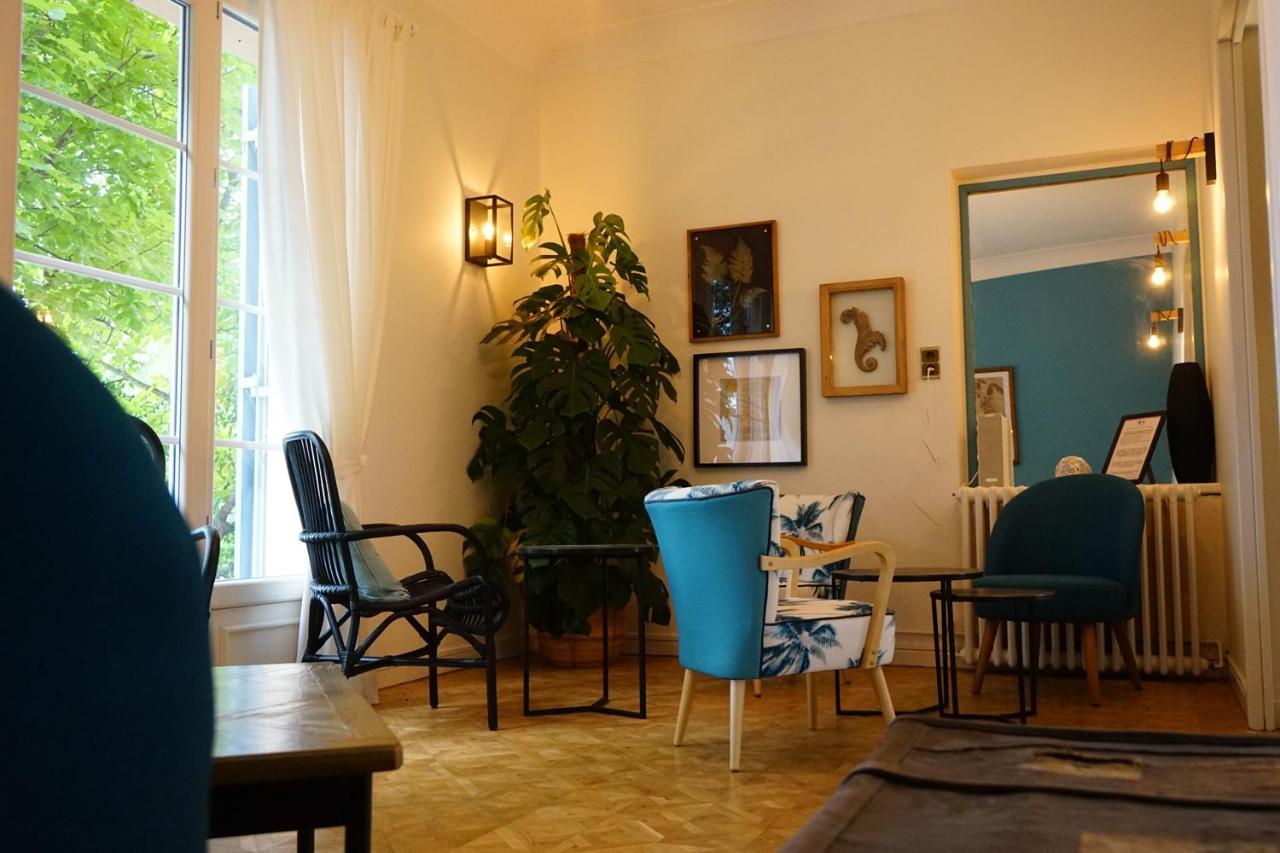Logis Hotel Le Blason De Provence Monteux Exterior foto